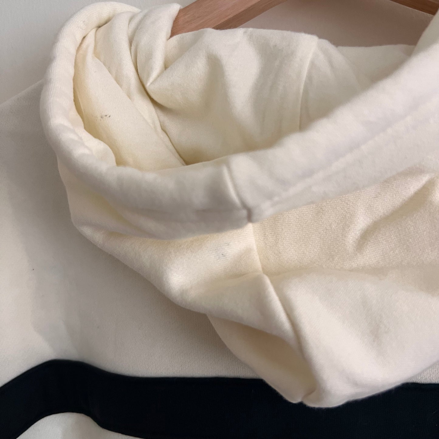 Men’s Mitchell & Ness Chicago White Sox Head Coach Pullover Hoodie - Cream - Medium