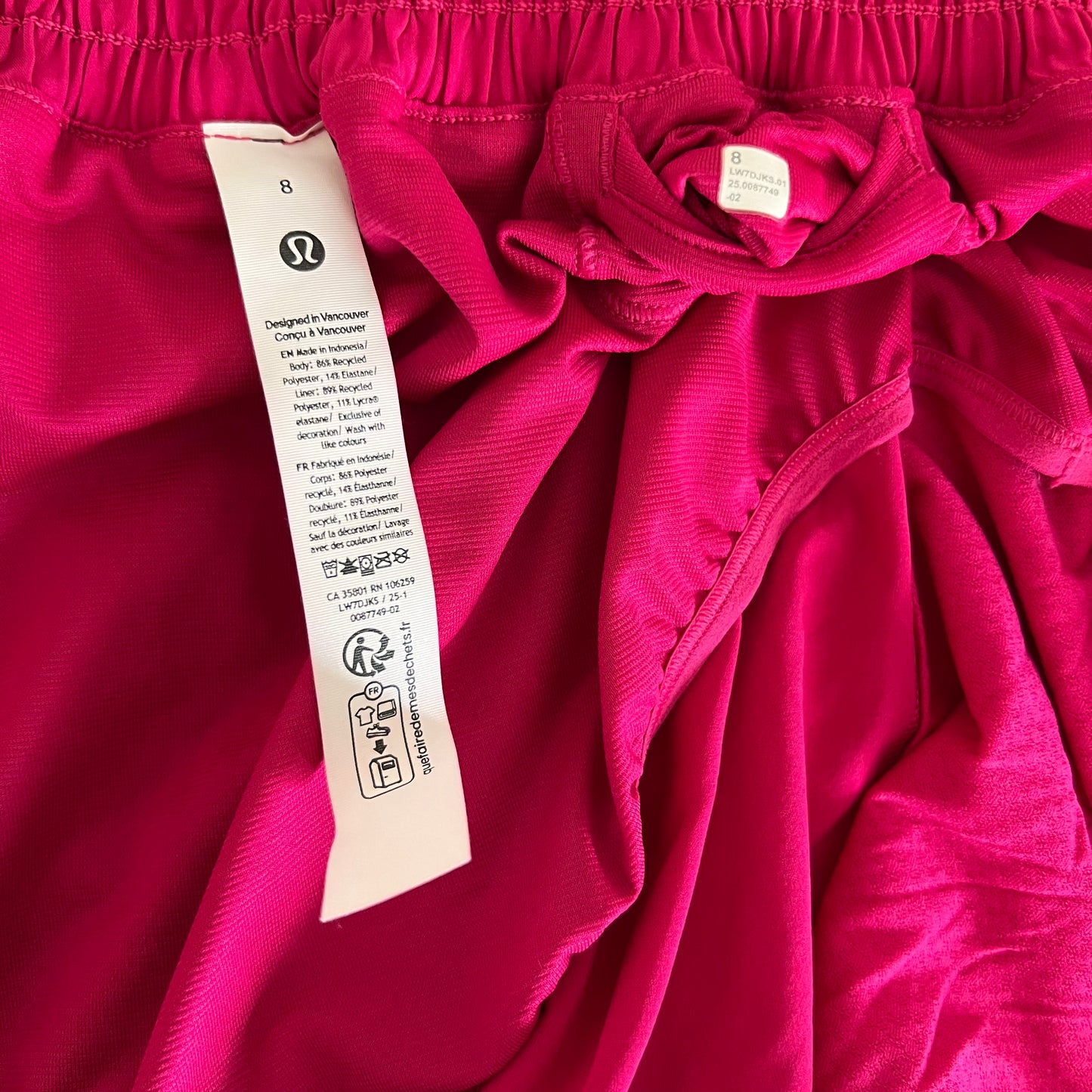 Lululemon Hotty Hot High-Rise Lined Short 4"
Passionate
Size 8