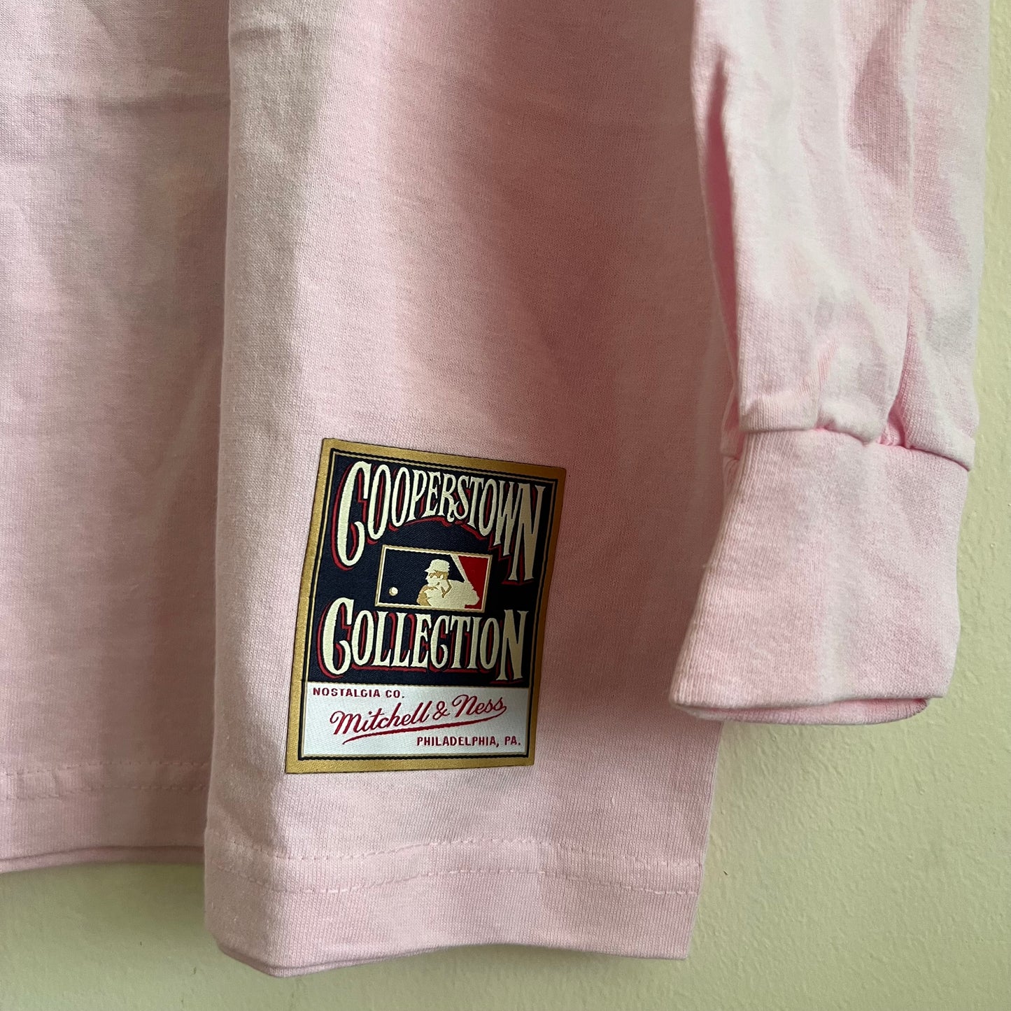 Men’s Mitchell & Ness Chicago White Sox MLB Chicago Arched Long Sleeve - Pink - Large