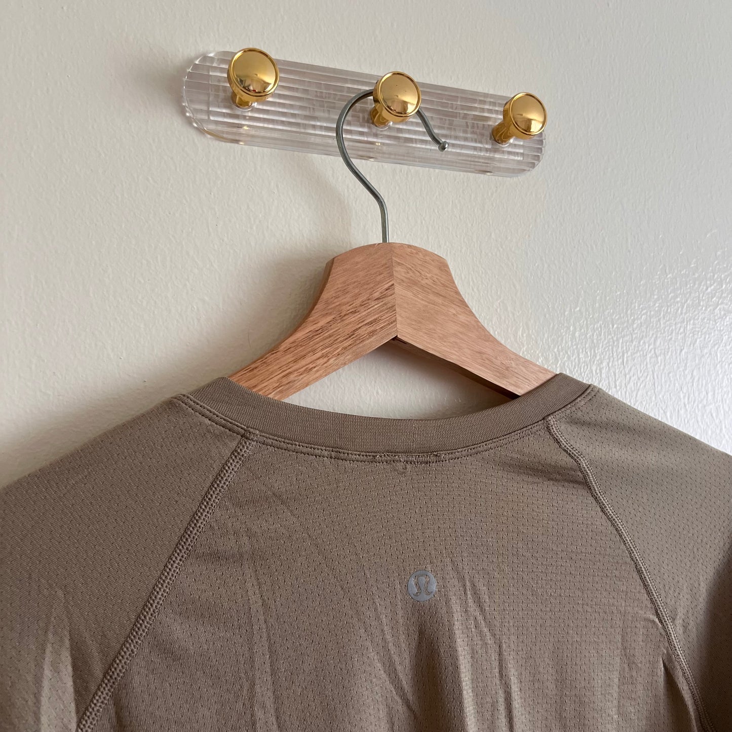 Lululemon Swiftly Tech Cropped Long Sleeve 2.0 - Sheer Oak - Size 12