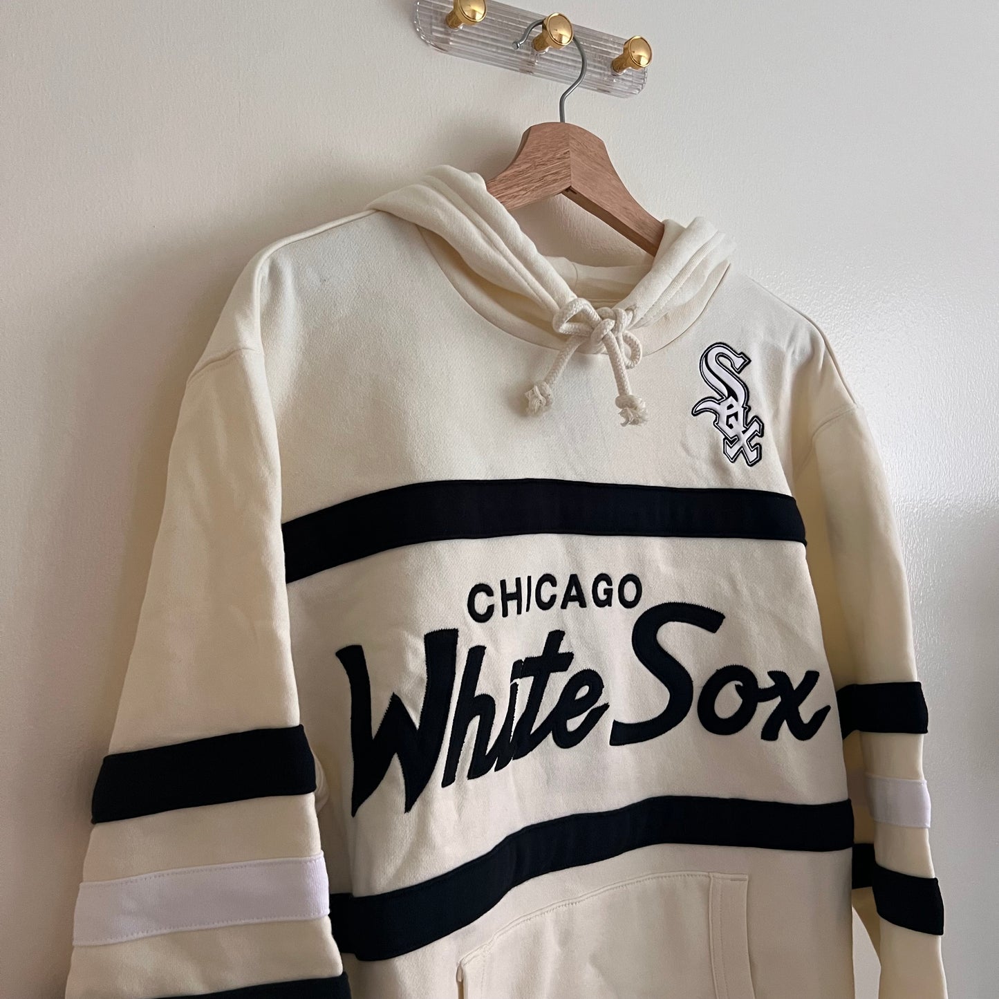 Men’s Mitchell & Ness Chicago White Sox Head Coach Pullover Hoodie - Cream - Medium
