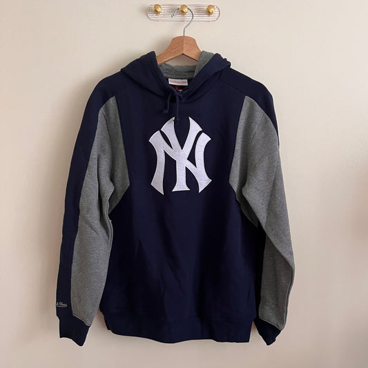 Men’s Mitchell & Ness Colorblocked Fleece Pullover Hoodie - Navy/Gray - Small