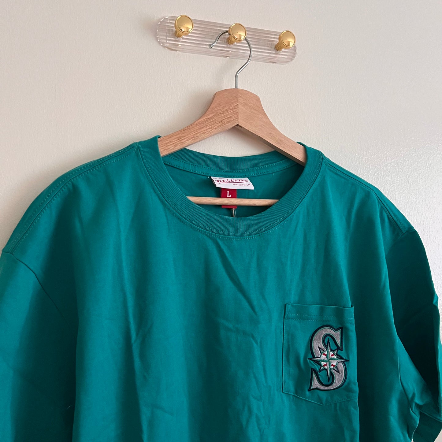 Men’s Mitchell & Ness MLB Premium Pocket Tee Seattle Mariners - Teal - Large