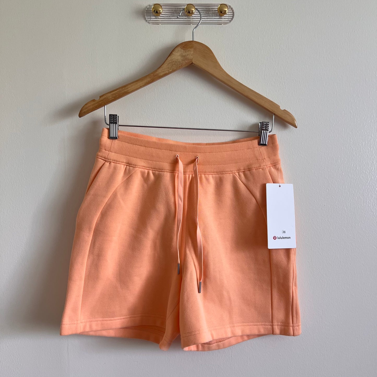 Lululemon Scuba High-Rise Short 5" - Peach Bellini - Size 6