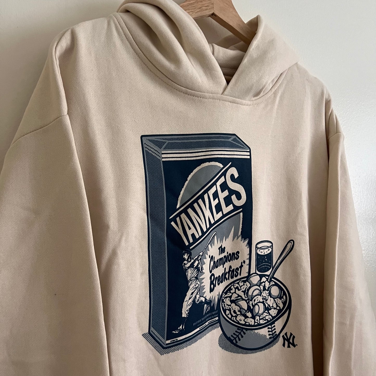 Men’s Mitchell & Ness MLB NY Yankees Cereal Hoodie - Cream - Large