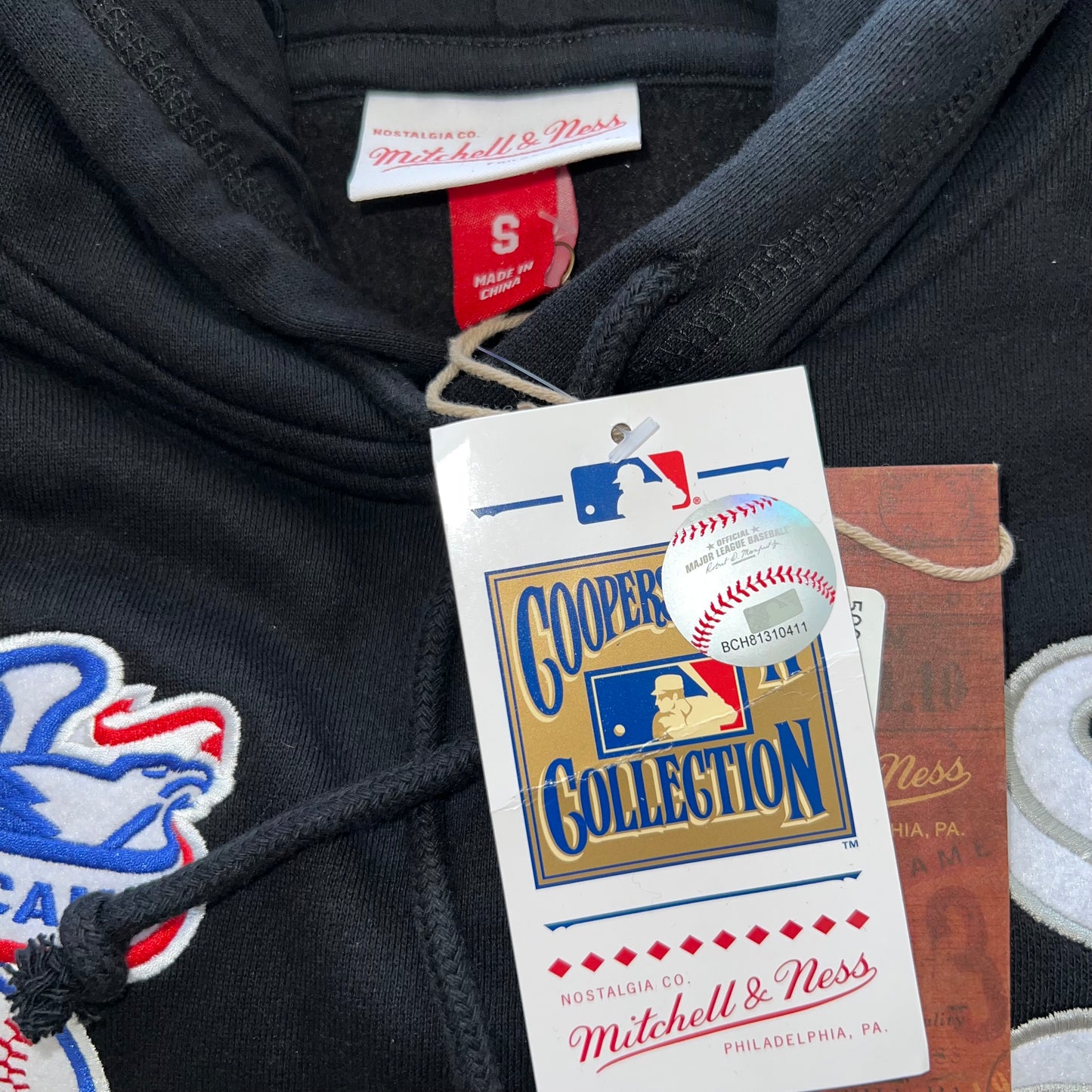 Men's Mitchell & Ness Chicago White Sox City Collection Fleece Pullover Hoodie - Black - Small