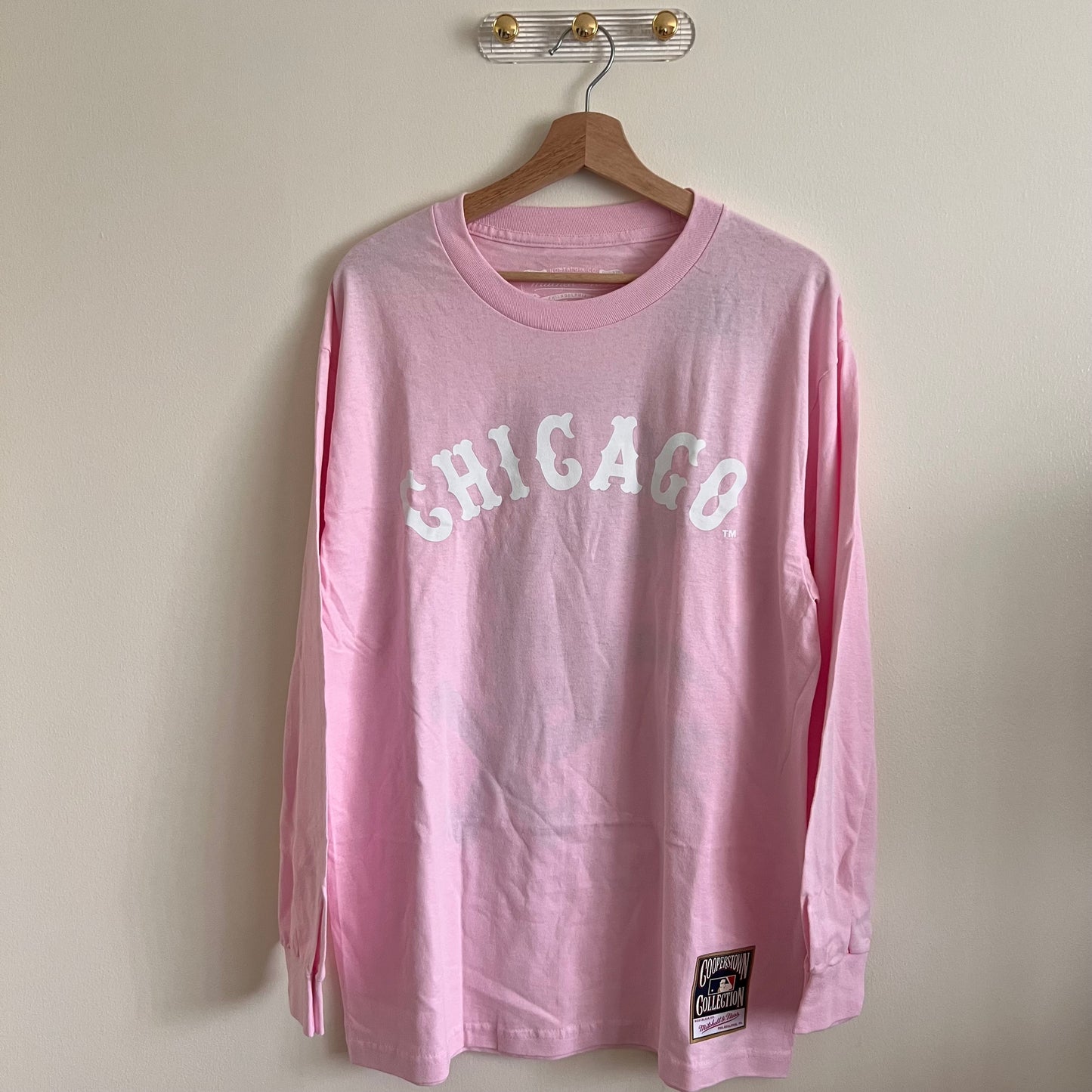 Men’s Mitchell & Ness Chicago White Sox MLB Chicago Arched Long Sleeve - Pink - Large