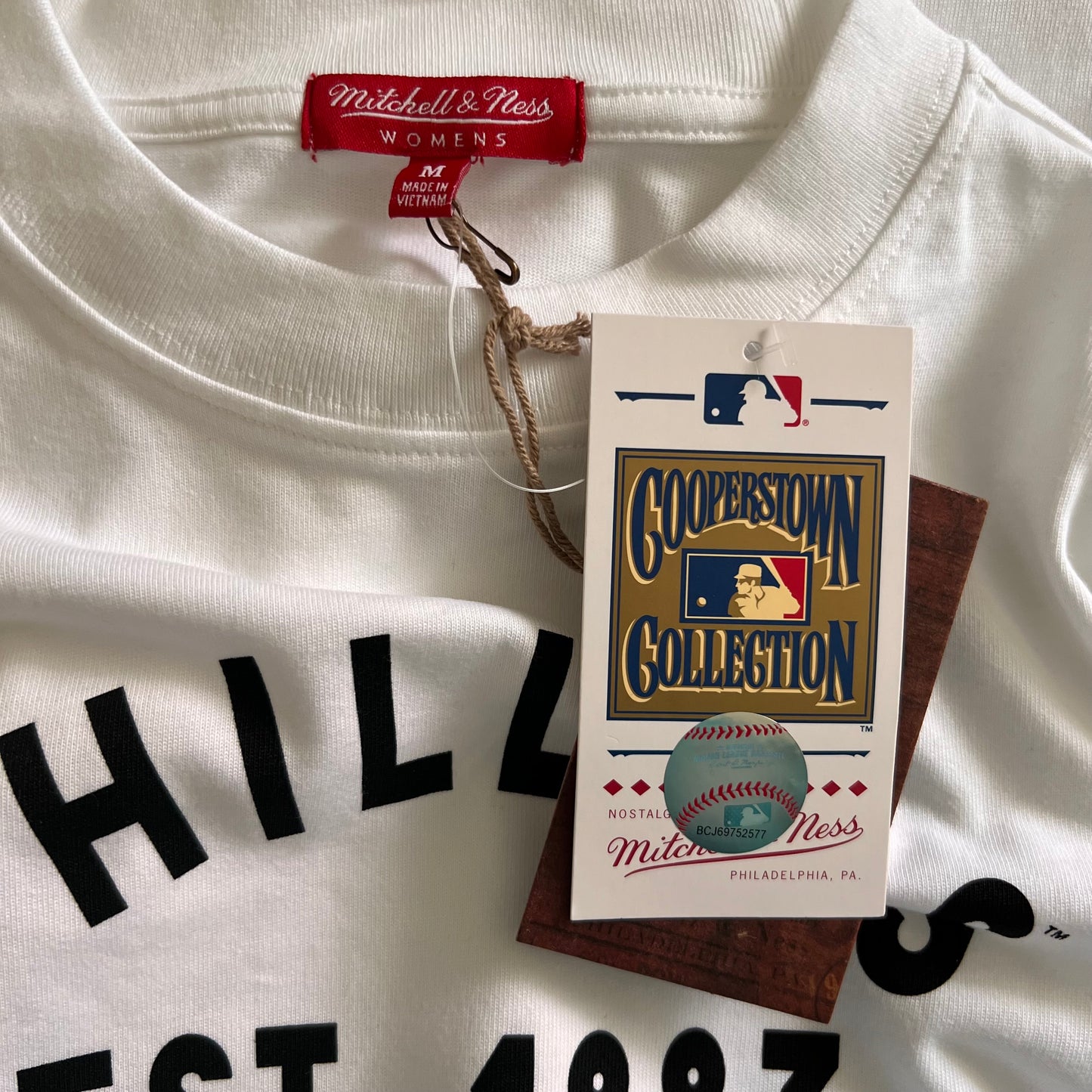 Mitchell & Ness Women's MLB Boyfriend Tee Philadelphia Phillies - White - Size Medium