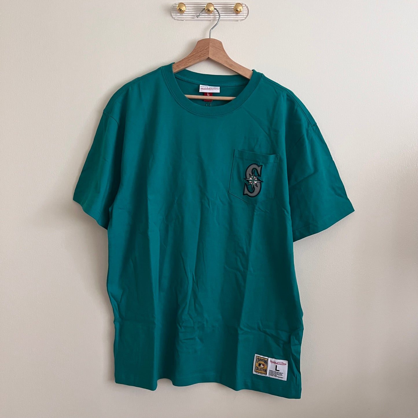 Men’s Mitchell & Ness MLB Premium Pocket Tee Seattle Mariners - Teal - Large